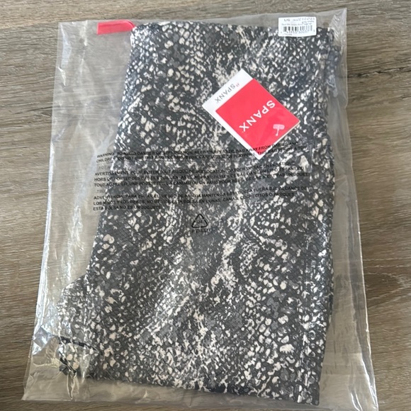 Spanx Black and White Snake Print Leggings - Picture 1 of 2